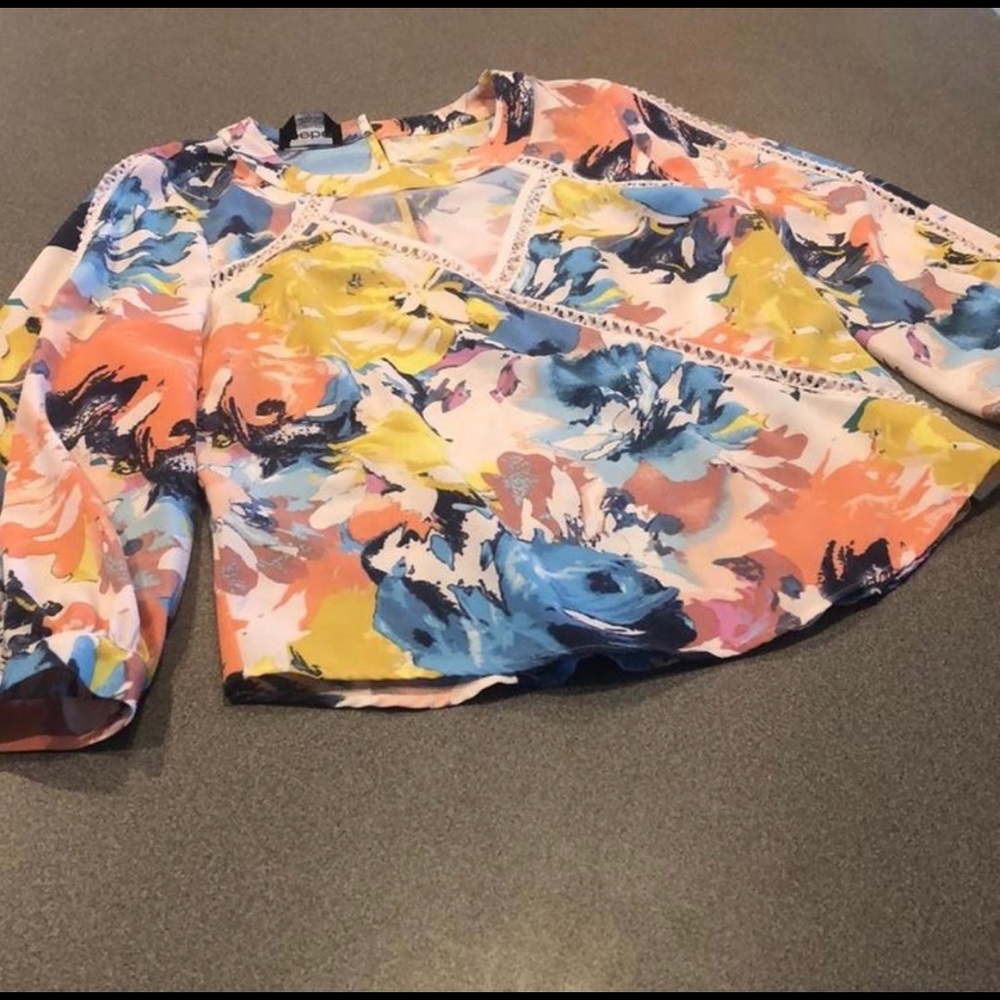 Bebe floral blouse